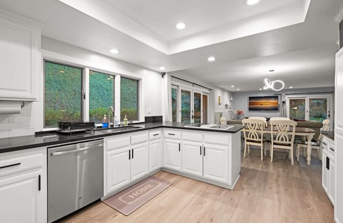Hacienda Heights Casa | Luxury Hilltop Stay Pool Views Sleeps Many