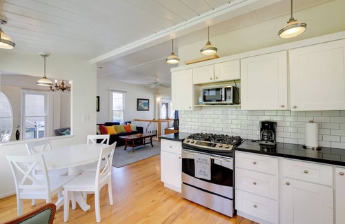 Village of La Jolla Cabaña | Walk to La Jolla Cove: Dtwn Cottage w/Ocean View!
