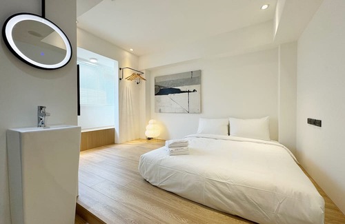Xitun District Hotel | A Day A Room