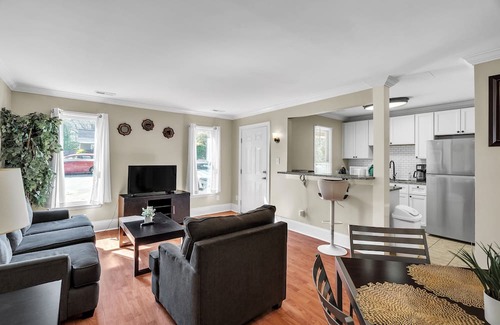 Durham Apartamento | Duke Thornapple 2br At&t Fiber 2 Bedroom Apts by Quantum Suites