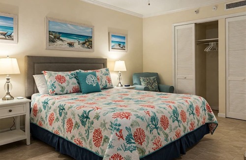 Bridle Trails Condominio | Simple Apartment