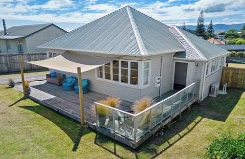 Otaki Casa | Ōtaki Beachfront w Campervan, Caravan or Tent options