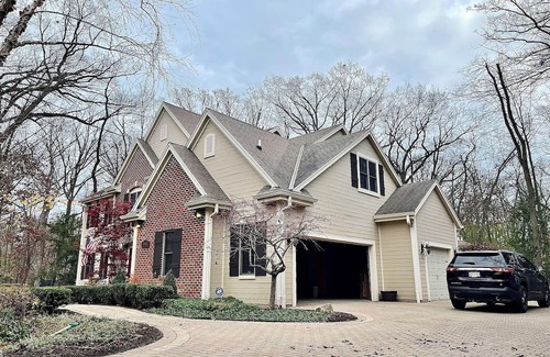 Russell Casa | Spacious 5-bedroom house with Chefs Kitchen and game room in Pleasant Prairie
