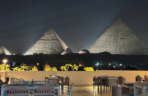 Al Haram Casa | Charming Hotel with Stunning Panorama View of the Great Giza Pyramids,