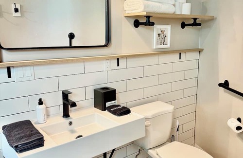 La Verkin Hotel | Silo Suites