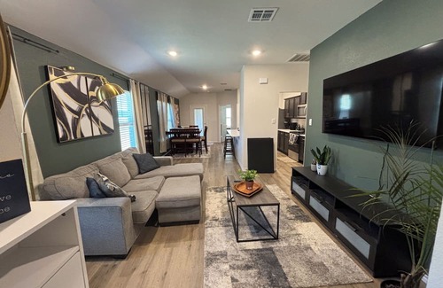 Forney Casa | Charming 3-bedroom house with WiFi and AC in Forney