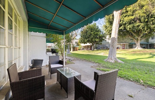 La Brea Casa | Cozy 2BR Private Condo in West LA