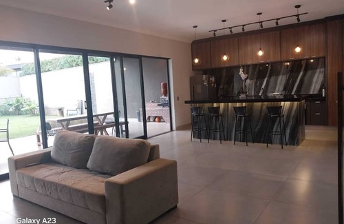 Rifaina Casa | House in luxury condominium with 2km of river in Rifaina accommodates 14 people