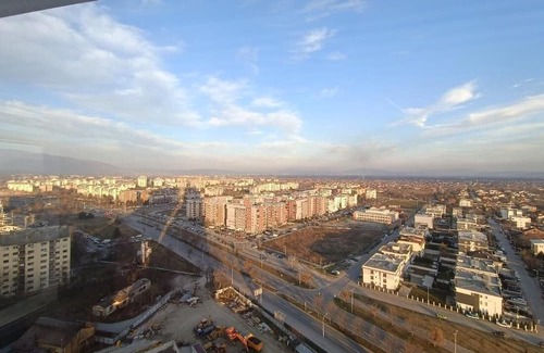 Skopje Region Apartamento | 18th Floor Secure Luxury Condo With Pool & Fitness Included In Price