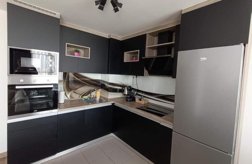 Skopje Region Apartamento | 18th Floor Secure Luxury Condo With Pool & Fitness Included In Price