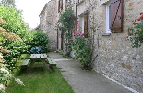 Arnouville-les-Mantes Cabaña | Gite Arnouville-lès-Mantes, 3 bedrooms, 4 persons