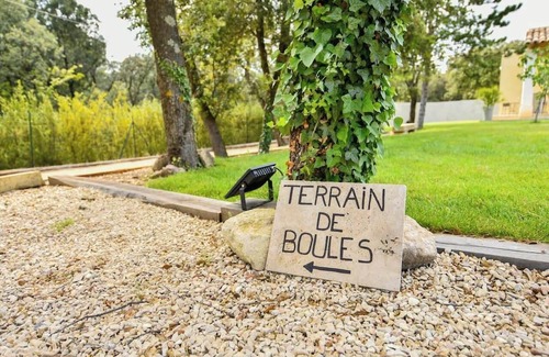 Lourmarin Casa | “Villa Tranquilla: Charming Retreat with Swimming Pool in Lourmarin”