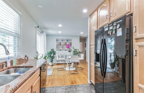 Centreville Casa | Spacious Modern 3-bedroom house in charming Centreville with WiFi