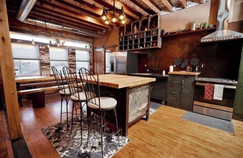Oconto Casa | Unique upstairs loft w/industrial design, 3 bed 2 full baths in downtown Oconto