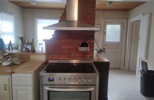 Roseburg Casa | Charming 3-bedroom house with WiFi and stunning views in lovely Roseburg