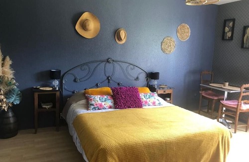 Le Pin Cama Y Desayuno | Bed and breakfast in a park 5 minutes from Cerza, ideal for recharging your batteries!