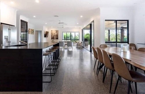 Ninderry Casa | Skybolt Escape - Heated Pool, Pet on app