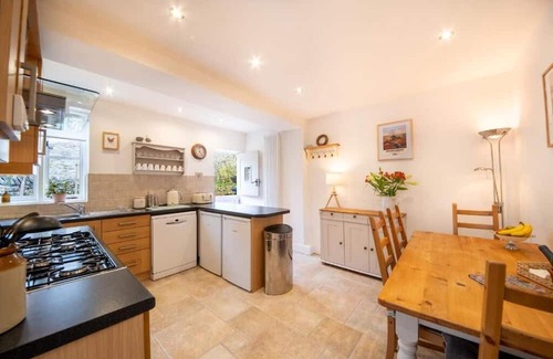 Youlgreave Casa | Host & Stay | Chimney Pots Cottage