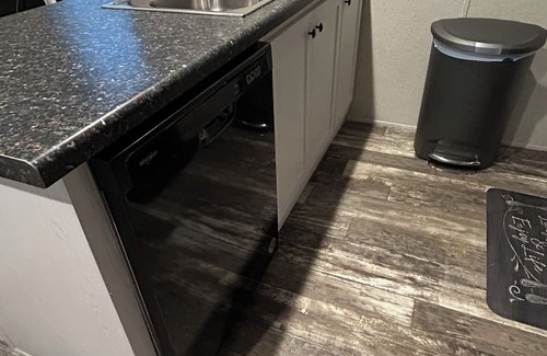 Pittsburg Casa | Charming 2-bedroom mobile home with AC and WiFi in London Built DEC 2024