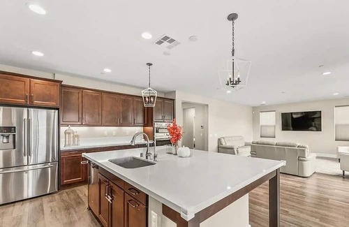 Canyon Country Casa | Affordable, Gated, Luxury, Views!