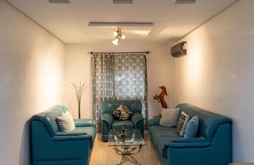 Saada Apartamento | Prestige Apartment With Swimming Pool And Private Parking