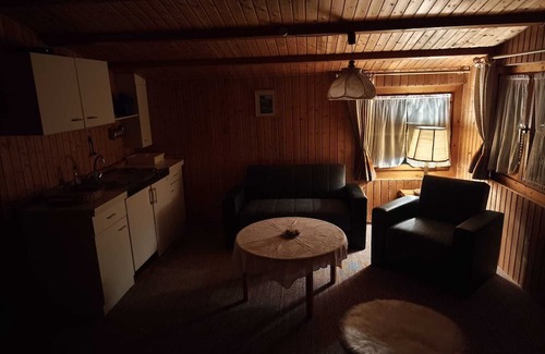 Bachenbrock Cabina | 'Bergners' with Private Terrace and Wi-Fi