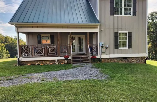 Bristol Casa | Cottage At Greener Pasture Farm