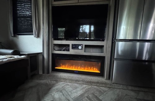 Pierson Alquiler De RV | Cozy campground in charming Pierson with AC, WiFi
