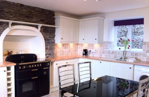 Port Erin Cabaña | Beautiful cottage opposite Port Erin bay. Garden above beach. Fabulous sunsets!