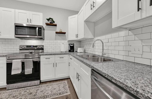 Barker Casa | Modern, Newly Built 2 Bed, 2 Bathroom, WD Home!