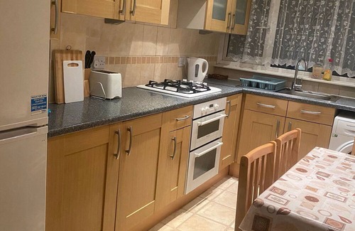 Weavers Apartamento | Charming 4-bedroom Apartment in East London - Perfect City Getaway