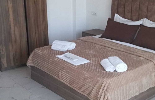 Mtsvane Kontskhi Hotel | Gold star batum