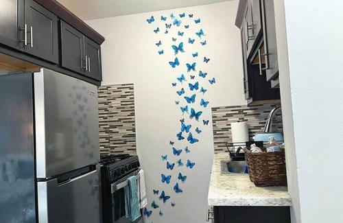 Garfield Heights Apartamento | Newly Renovated - Beautiful 5 Star Apartment