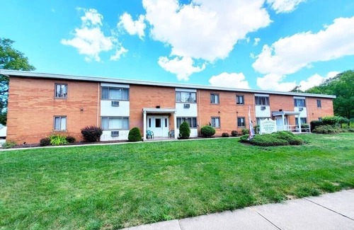 Garfield Heights Apartamento | Newly Renovated - Beautiful 5 Star Apartment