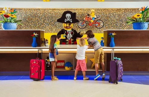 Cypress Gardens Casa | Adventurer's Dream Room, LEGOLAND Hotel, Mini Golf Excursion, 2 Family Stays