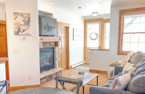 Silvercreek Condominio | Lucky Horse - Cozy 1 BR/1BA ski in/ski out condo in Granby Ranch