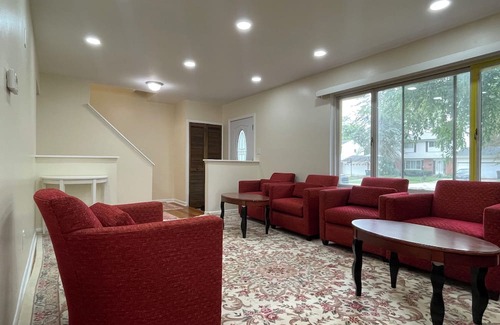 Farmington Hills Villa | Beautiful Farmington Hills Home