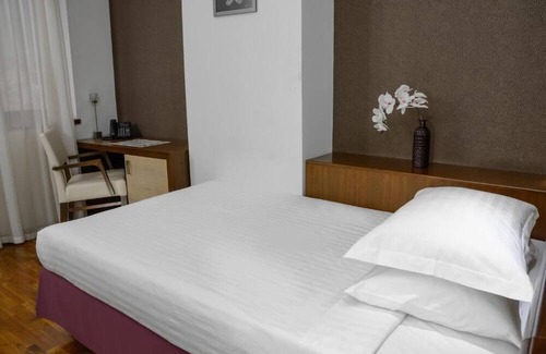 Centar Hotel | City5 Rooms and Suits