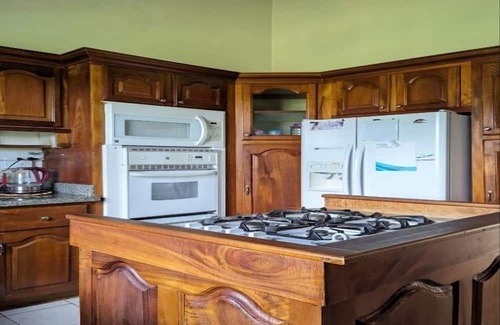 Castries Quarter Casa | Charming 2-bedroom house in Castries with WiFi