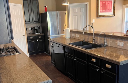 McKinney Casa | Spacious 5BR McKinney home. Great for all occasions! WiFi, AC