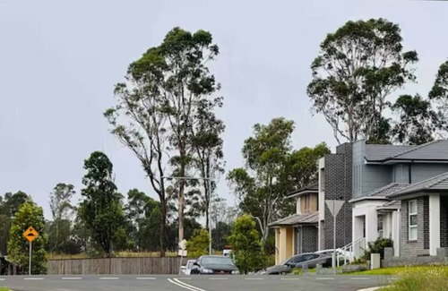 Leppington Casa | Leppington Two-Level 4Br near Village & Woolworthsn