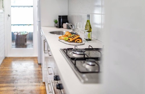 Ocean Grove Apartamento | Orton Blue | 400m Walk to Beach | Pet Friendly