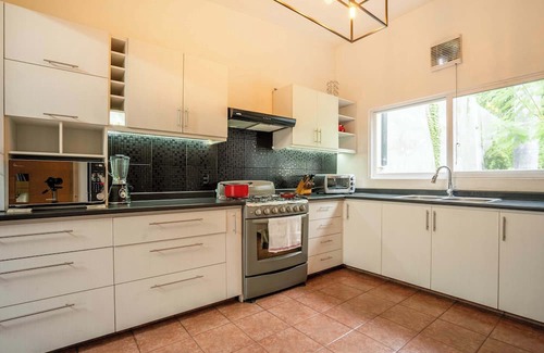 Acapantzingo Casa | Family & Friends Villa with Pool in Cuernavaca