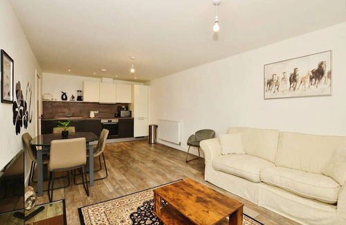 Ashford Apartamento | Modern 2 Bedroom Apartment with parking - Ashford