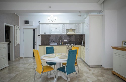Constanta Apartamento | Melia 5 elegant seaside apartment in enchanting Constanța