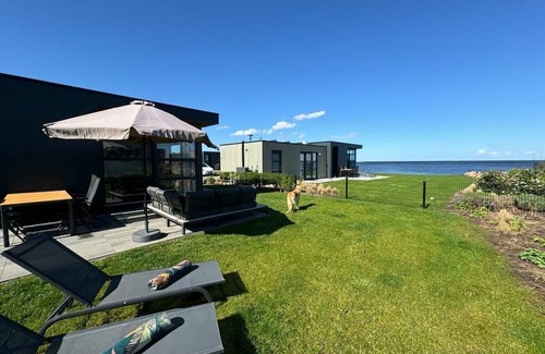 Enkhuizen Chalet De Esquí | Chalet in Enkhuizen with Swimming Pool