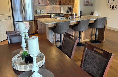 Battle Ground Casa | Charming 3-bedroom house with WiFi, AC in peaceful Battle Ground