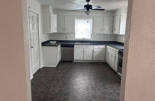 Augusta Casa | 3-bedroom house in Martinez. Bring your own furniture or we can furnish for you