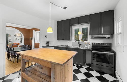 Vieux-Limoilou Casa | Rurality in the Hearth of the City (Free parking, 15 min from Old Qc)
