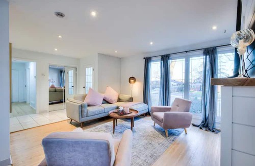Candiac Casa | Style & confort by Montreal -New - 3 BR Bungalow